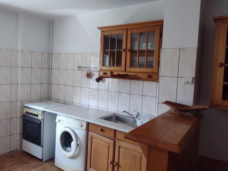 Apartament cu 2 camere semidecomandat în Banu Manta