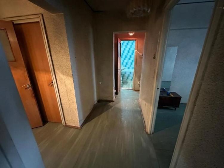 Apartament cu 3 camere decomandat în Drumul Taberei