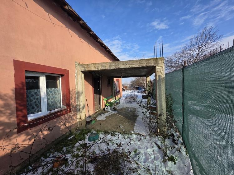 Casă cu 4 camere cu Teren 497 Mp în Dragomirești-Deal