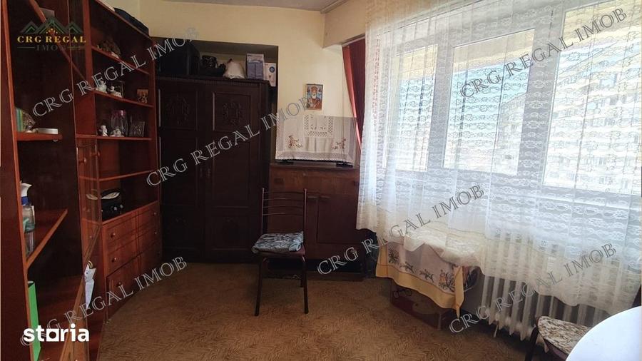 Apartament cu 4 camere decomandat în Colentina