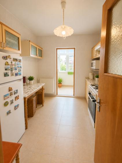 Apartament cu 2 camere decomandat, mobilat în Dacia