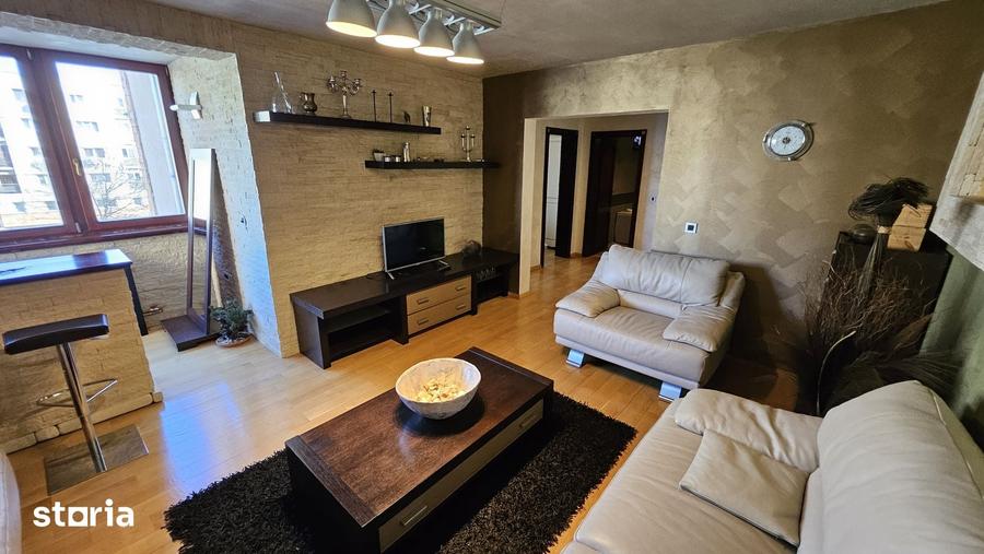 Apartament cu 3 camere decomandat în Rogerius