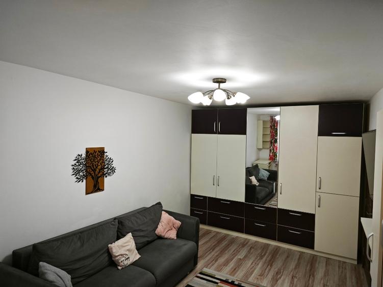 Apartament cu 2 camere decomandat în Rahova