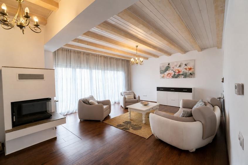 Apartament cu 5 camere decomandat, mobilat în Calea Dumbrăvii