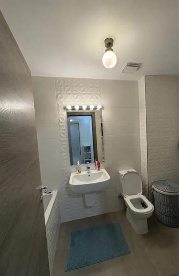 Apartament cu 2 camere decomandat, mobilat în Politehnica