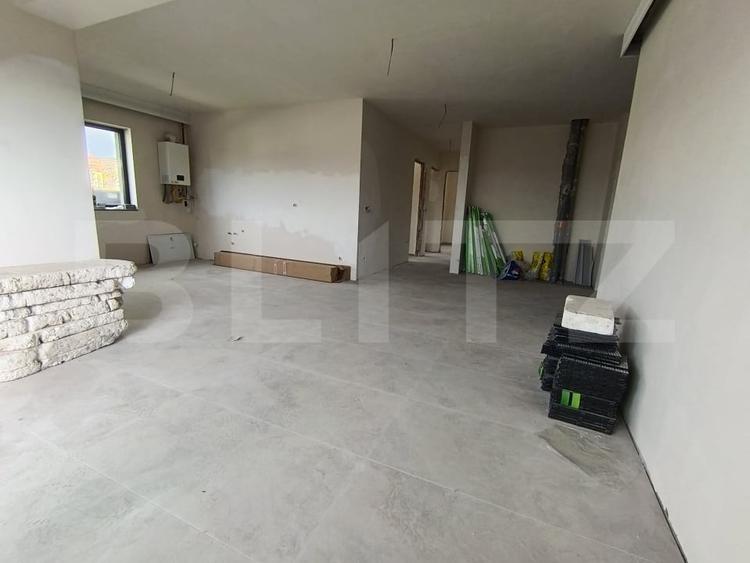Apartament cu 3 camere decomandat în Exterior Sud