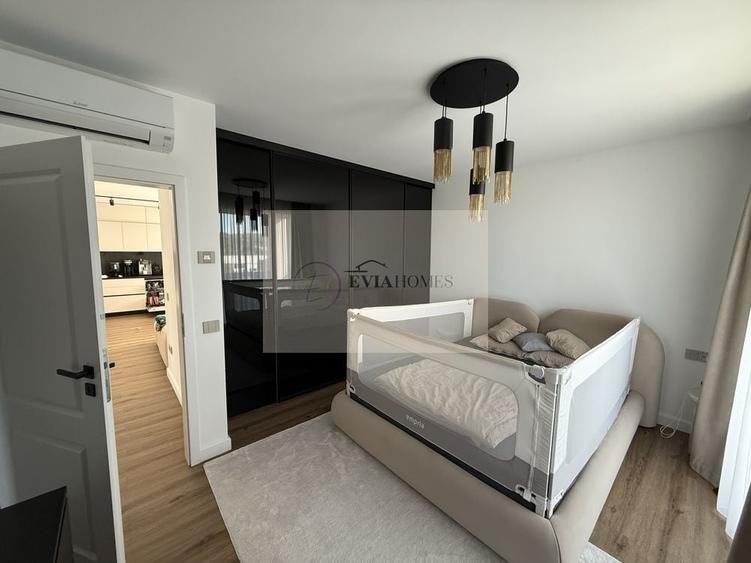 Apartament cu 3 camere semidecomandat, mobilat în Bulgaria