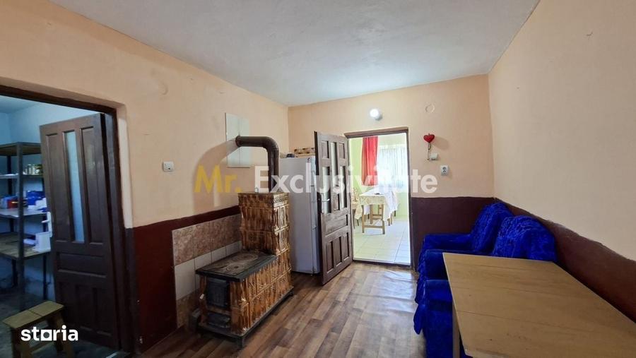 Casă cu 3 camere în Teiu