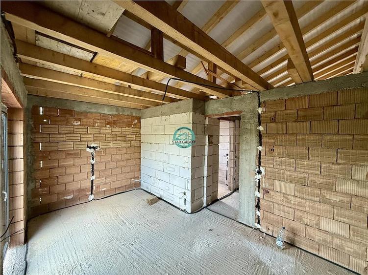 Casă cu Teren 230 Mp în Corunca