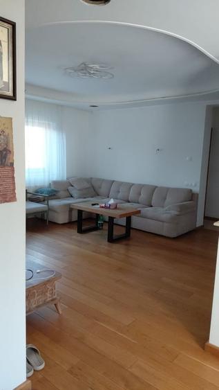 Casă cu 5 camere cu Teren 300 Mp în Jilava