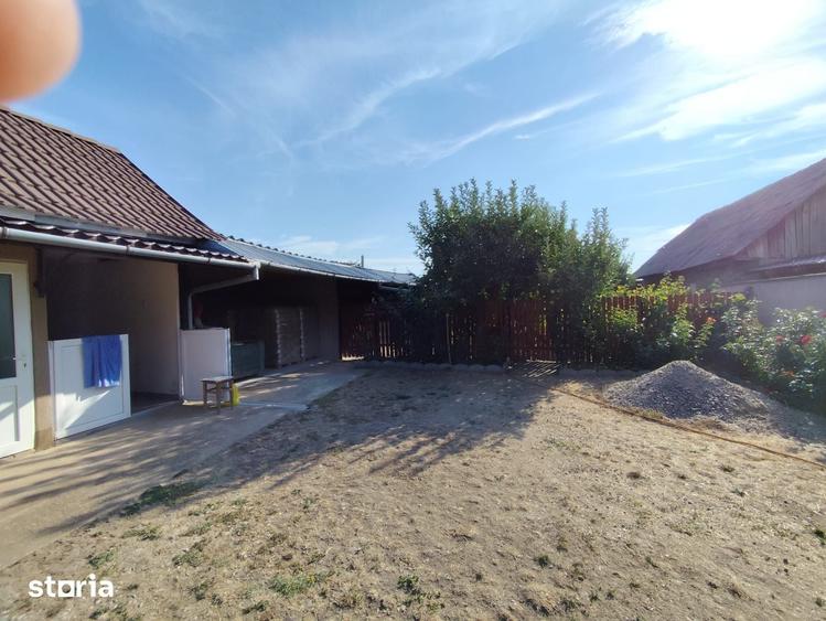 Casă cu 3 camere cu Teren 2826 Mp în Saca