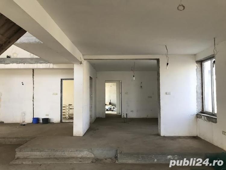 Casă cu 6 camere cu Teren 3000 Mp în Mogoșoaia