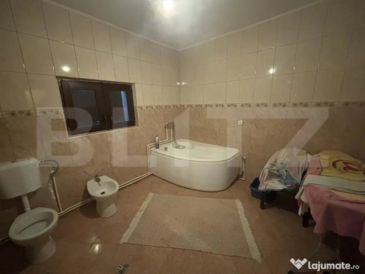 Casă cu 4 camere cu Teren 3212 Mp în Panic