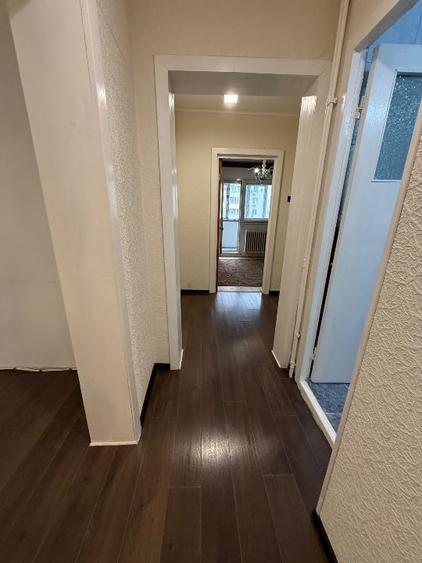 Apartament cu 4 camere semidecomandat în Colentina