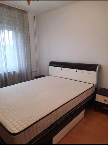 Apartament cu 3 camere decomandat în Malu Roșu