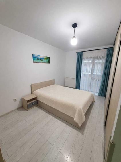 Apartament cu 2 camere decomandat în Tractorul — fotografia 1