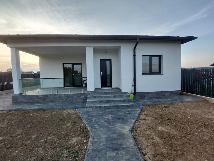 Casă individuală cu 3 camere cu Teren 276 Mp în Hemeiuș