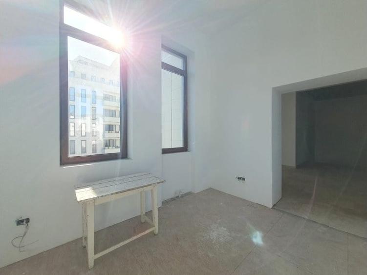 Casă cu 16 camere cu Teren 665 Mp în Universitate