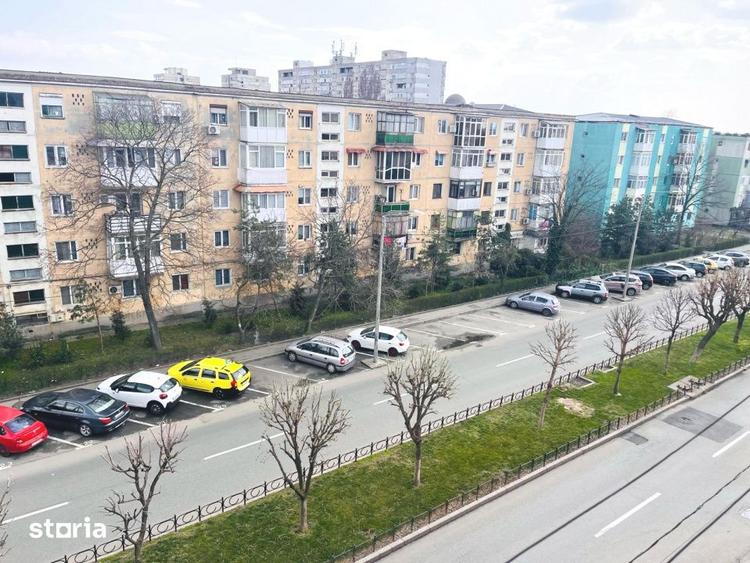 Apartament cu 4 camere decomandat, mobilat în Craiovița Nouă