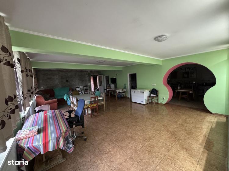 Casă cu 4 camere cu Teren 3000 Mp în Doba