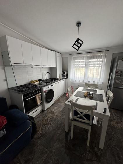 Apartament cu 2 camere decomandat în Berceni