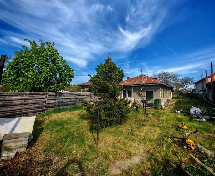 Casă individuală cu 3 camere cu Teren 1034 Mp în Central