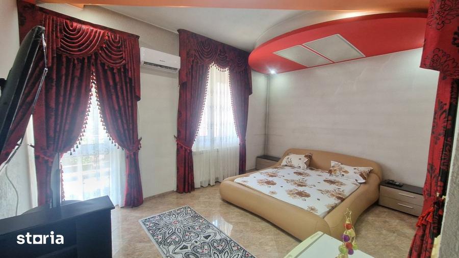 Casă cu 5 camere cu Piscina în Pieptănari