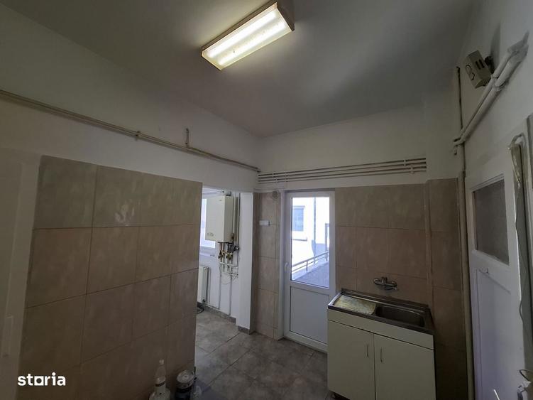 Apartament cu 3 camere decomandat în Dorobanți