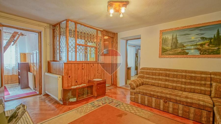 Casă individuală cu 5 camere cu Teren 1555 Mp în Satulung