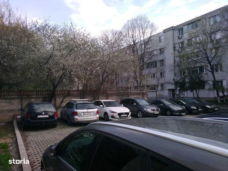 Apartament cu 2 camere semidecomandat în Est
