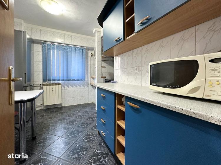 Apartament cu 3 camere, mobilat în Văcăresti