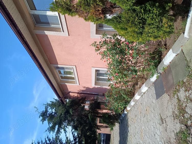 Casă cu 5 camere cu Teren 1000 Mp în Postăvari
