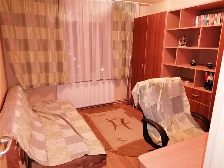 Apartament cu 3 camere decomandat în Olimpia-Stadion