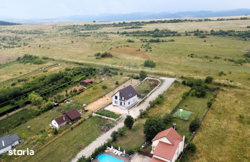 Casă cu 5 camere cu Teren 900 Mp în Ciurila