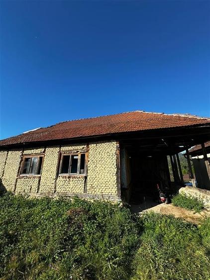 Casă individuală cu 2 camere cu Teren 4000 Mp în Budureasa