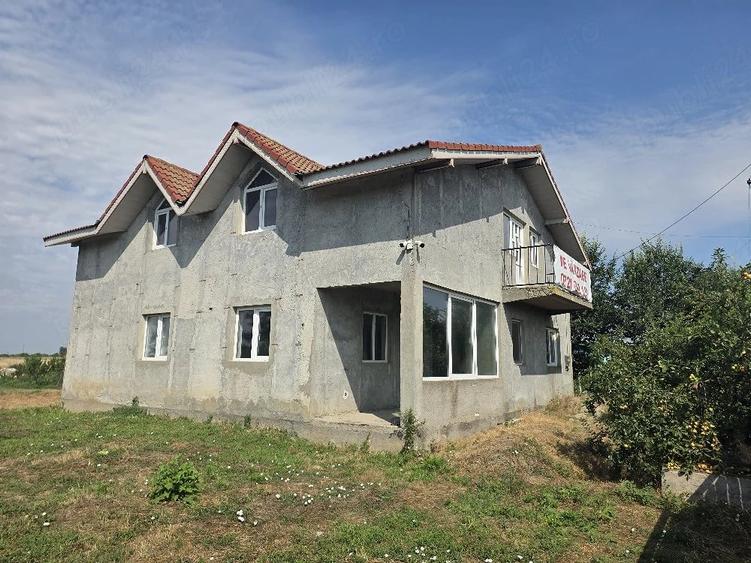 Casă cu Teren 1300 Mp în Sudiți