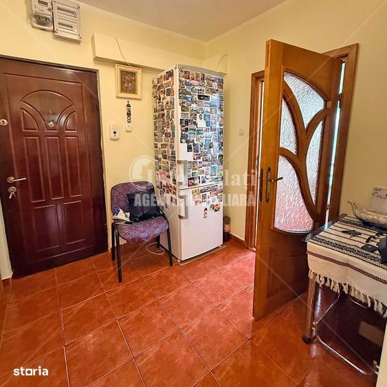 Apartament cu 4 camere în Micro 16