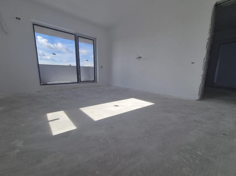 Apartament cu 3 camere decomandat în Theodor Pallady