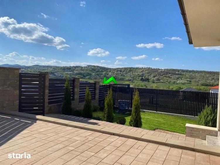 Casă cu 5 camere cu Teren 413 Mp în Central