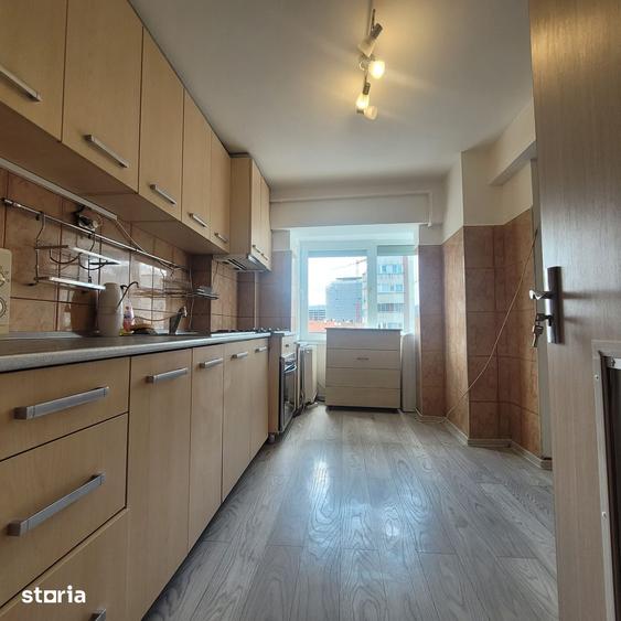 Apartament cu 3 camere decomandat în Centrul Civic