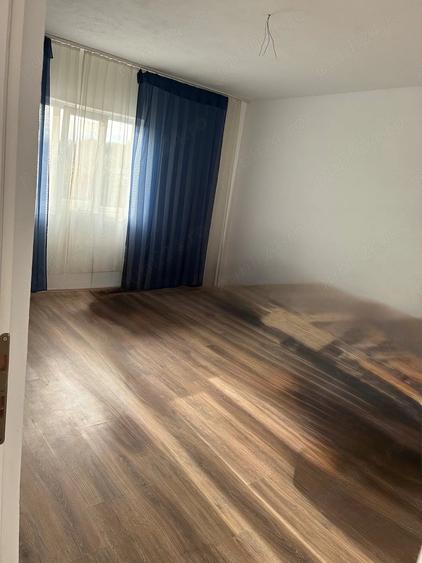 Casă cu 4 camere în Exterior Vest