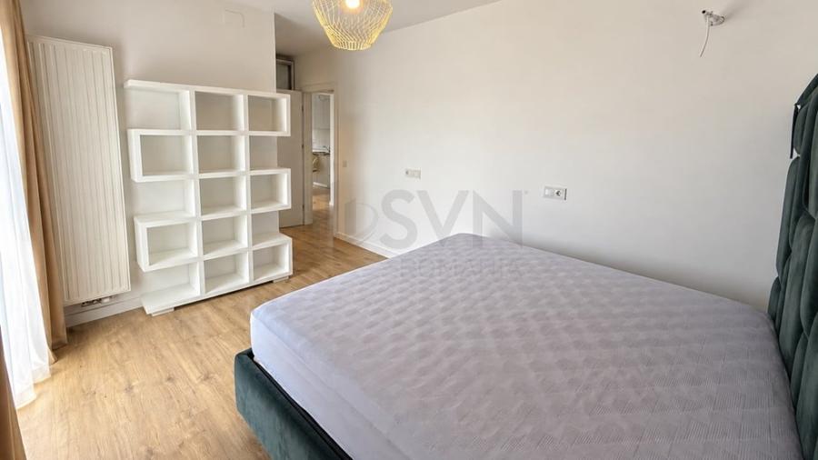 Apartament cu 3 camere semidecomandat în Barbu Văcărescu