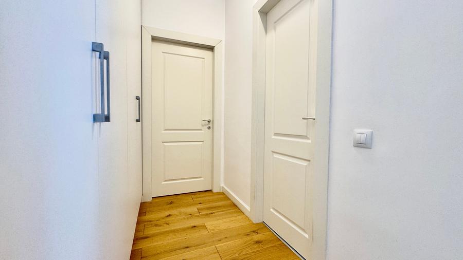 Apartament cu 2 camere decomandat în P-ta Presei Libere