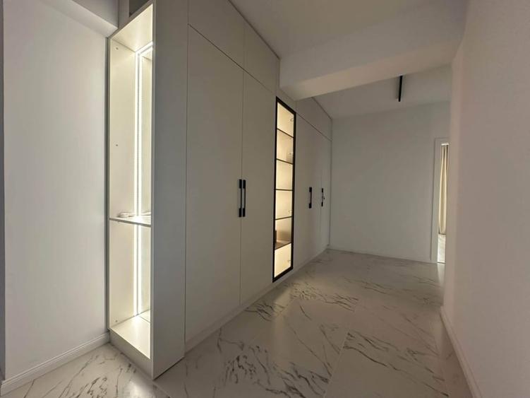 Apartament cu 3 camere semidecomandat, mobilat în Copou