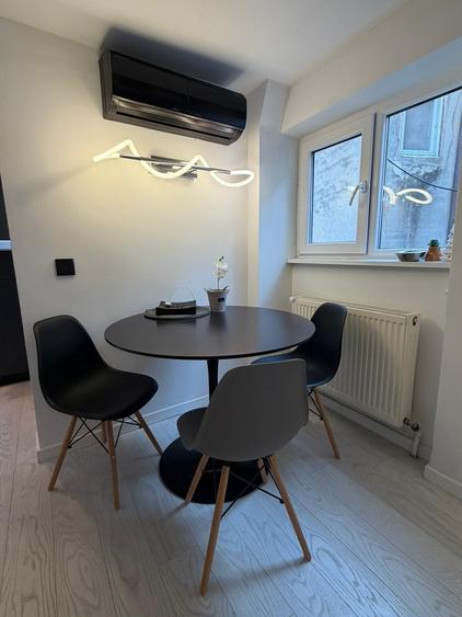Apartament cu 2 camere semidecomandat, mobilat în Romană