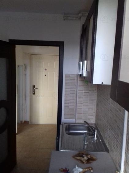 Apartament cu 2 camere semidecomandat în Gara de Nord