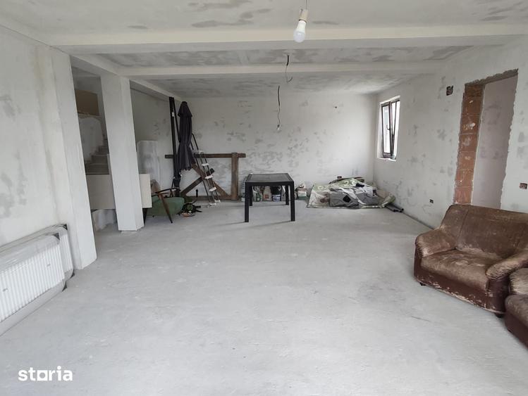 Casă cu 4 camere cu Teren 508 Mp în Ulmi