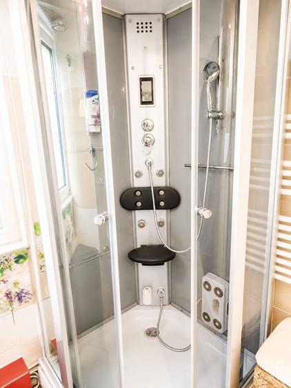 Apartament cu 2 camere semidecomandat în Aeroport