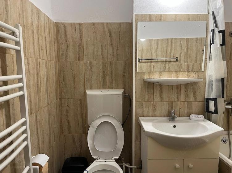 Apartament cu 3 camere decomandat în Traian