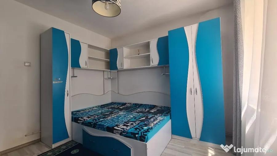 Apartament cu 3 camere decomandat în Central